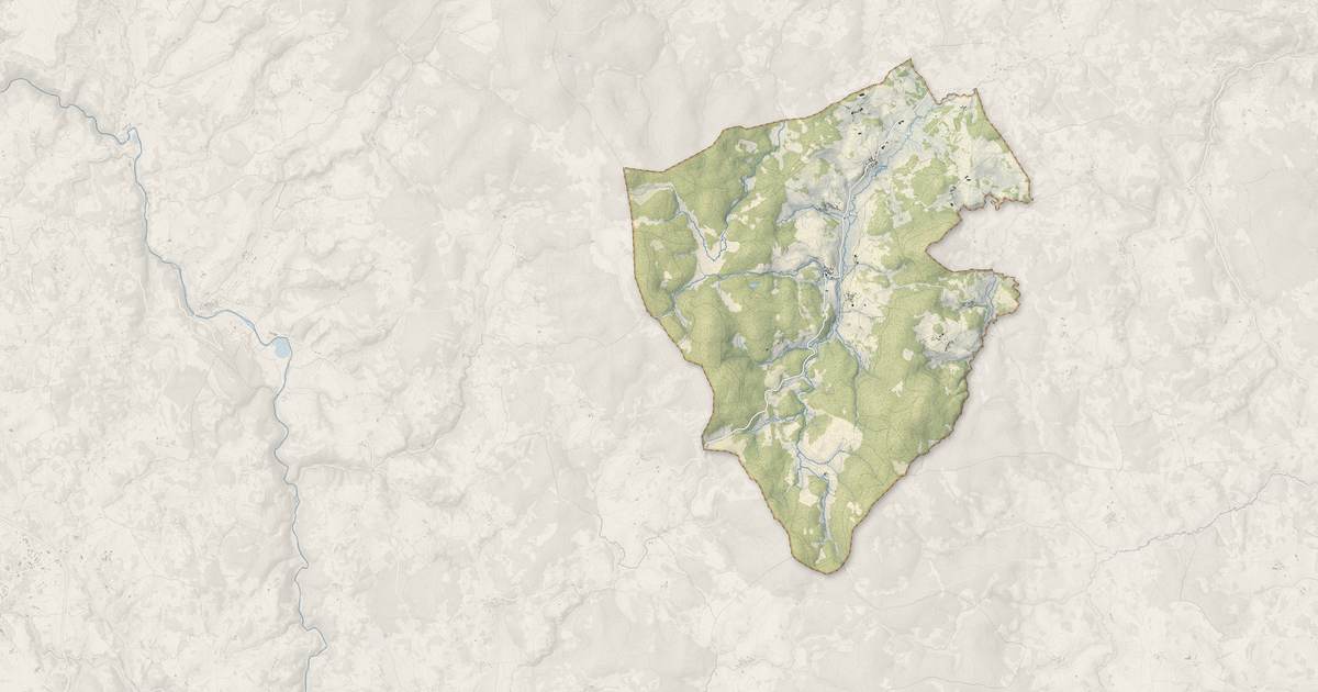 Portrait cartographique de Chanaleilles : relief, eau, forêts, bâti et voies, calculés à partir des données de l'IGN
