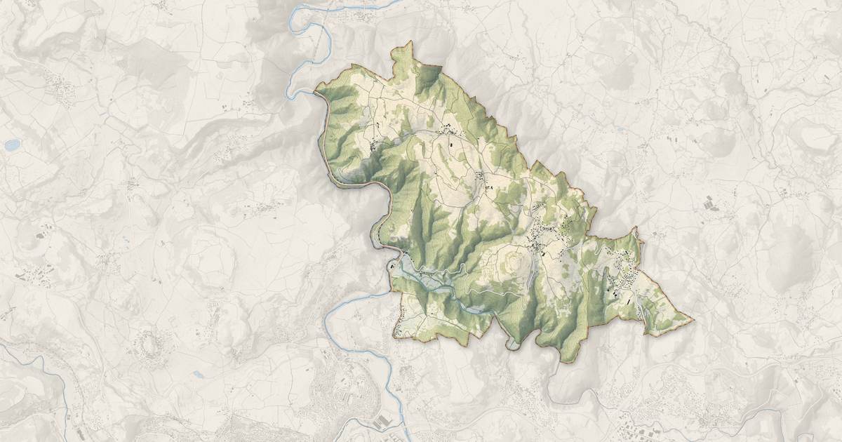 Portrait cartographique de Chaspinhac : relief, eau, forêts, bâti et voies, calculés à partir des données de l'IGN