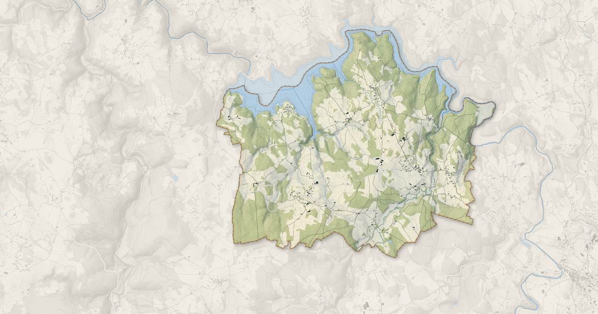 Portrait cartographique de Chenereilles : relief, eau, forêts, bâti et voies, calculés à partir des données de l'IGN