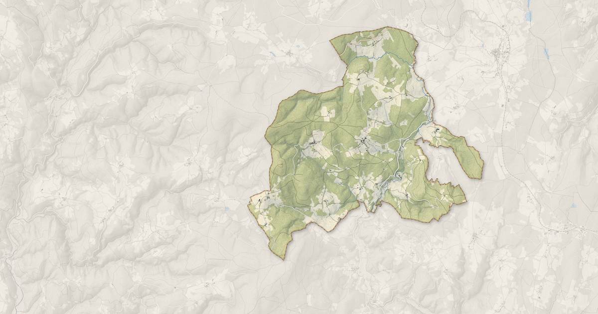 Portrait cartographique de Connangles : relief, eau, forêts, bâti et voies, calculés à partir des données de l'IGN