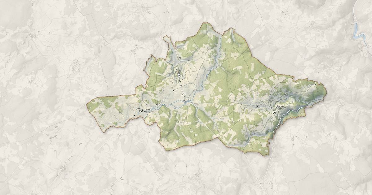 Portrait cartographique de Esplantas-Vazeilles : relief, eau, forêts, bâti et voies, calculés à partir des données de l'IGN