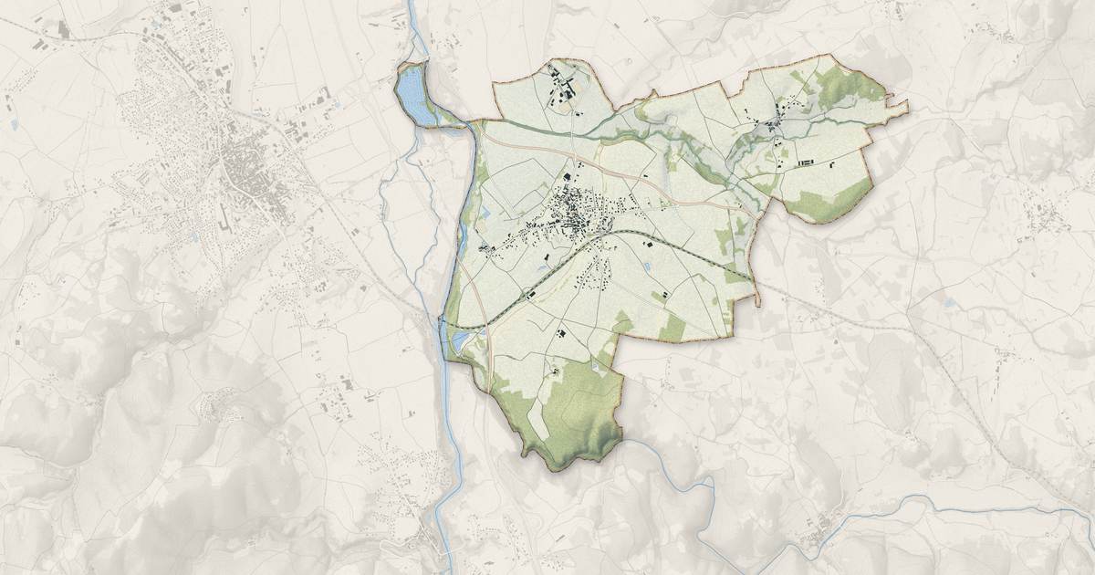 Portrait cartographique de Fontannes : relief, eau, forêts, bâti et voies, calculés à partir des données de l'IGN