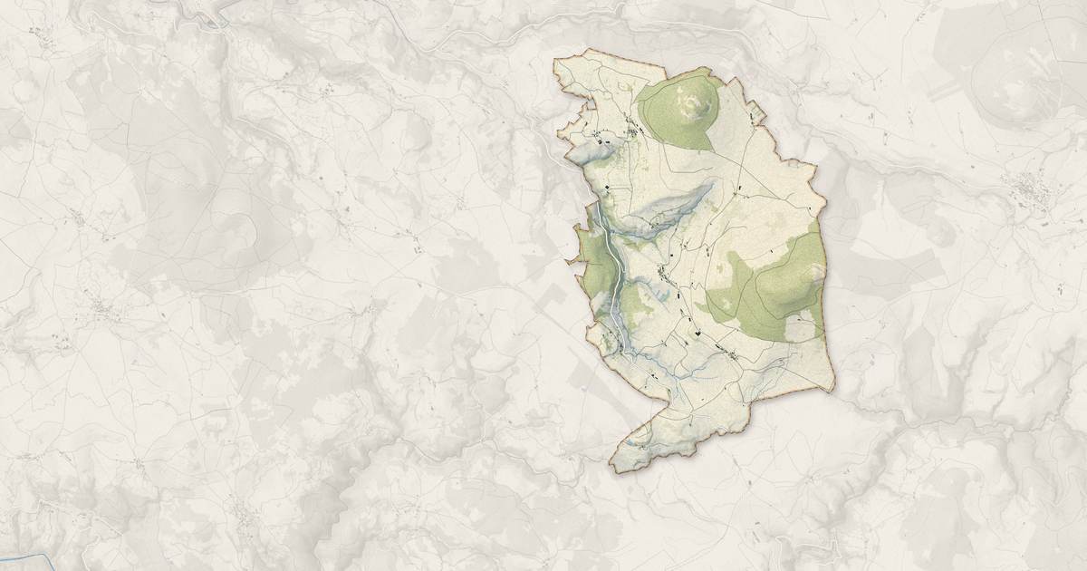 Portrait cartographique de Freycenet-la-Cuche : relief, eau, forêts, bâti et voies, calculés à partir des données de l'IGN