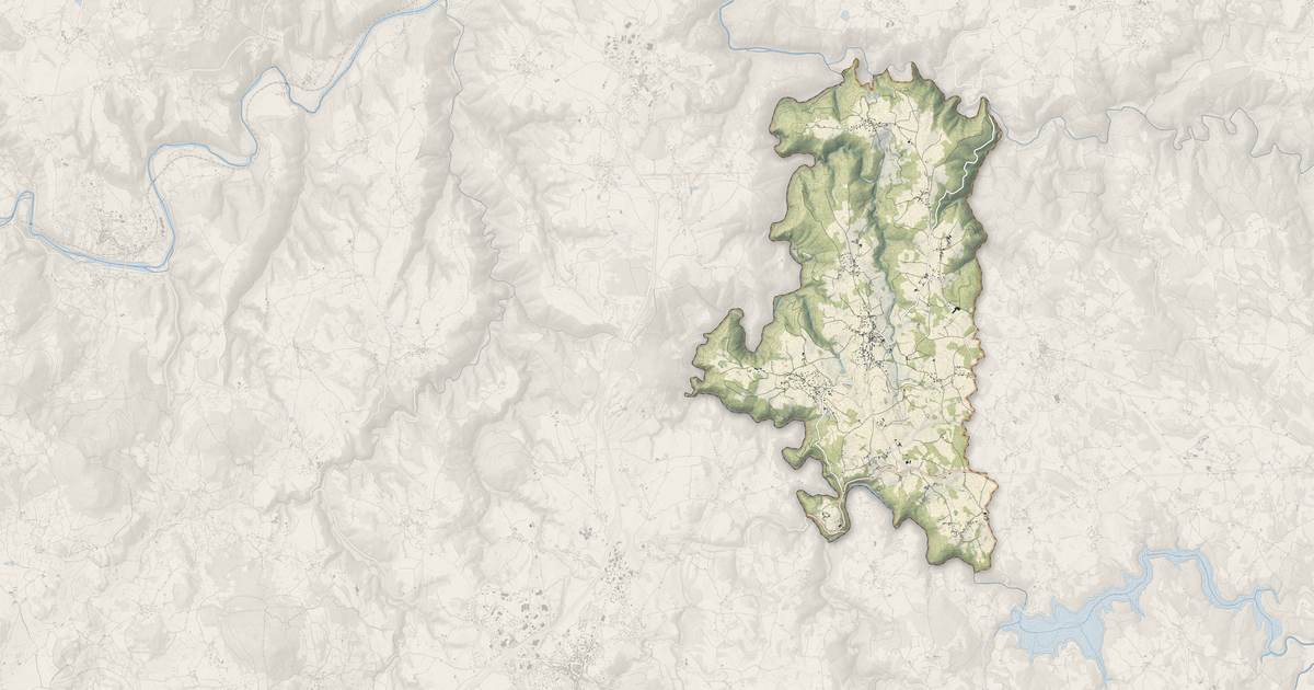Portrait cartographique de Grazac : relief, eau, forêts, bâti et voies, calculés à partir des données de l'IGN