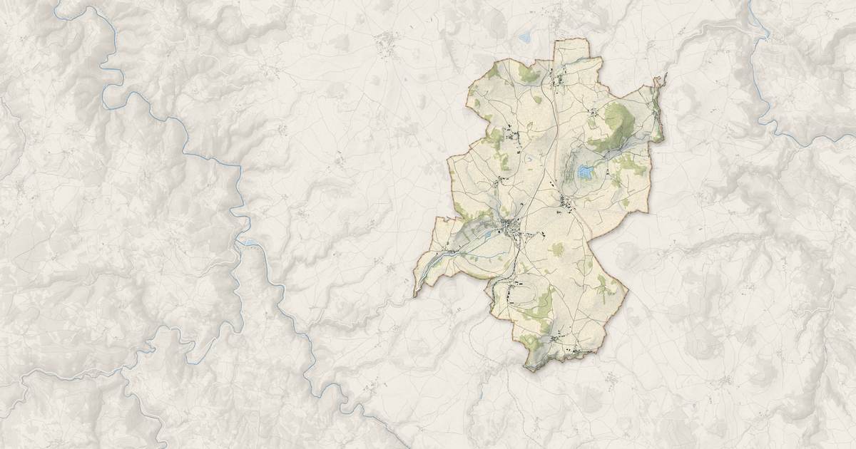 Portrait cartographique de Landos : relief, eau, forêts, bâti et voies, calculés à partir des données de l'IGN