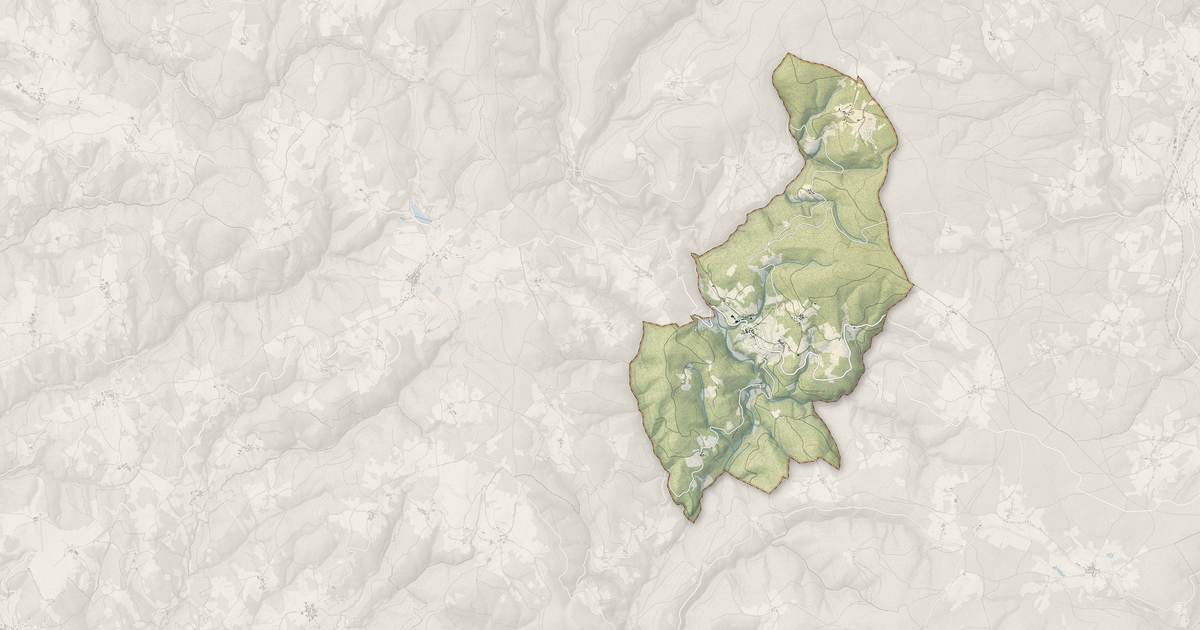 Portrait cartographique de Laval-sur-Doulon : relief, eau, forêts, bâti et voies, calculés à partir des données de l'IGN
