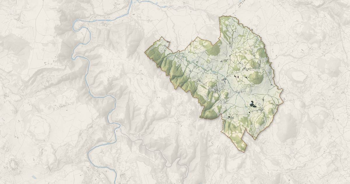 Portrait cartographique de Malrevers : relief, eau, forêts, bâti et voies, calculés à partir des données de l'IGN