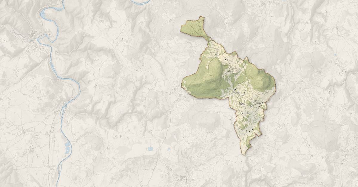 Portrait cartographique de Mézères : relief, eau, forêts, bâti et voies, calculés à partir des données de l'IGN