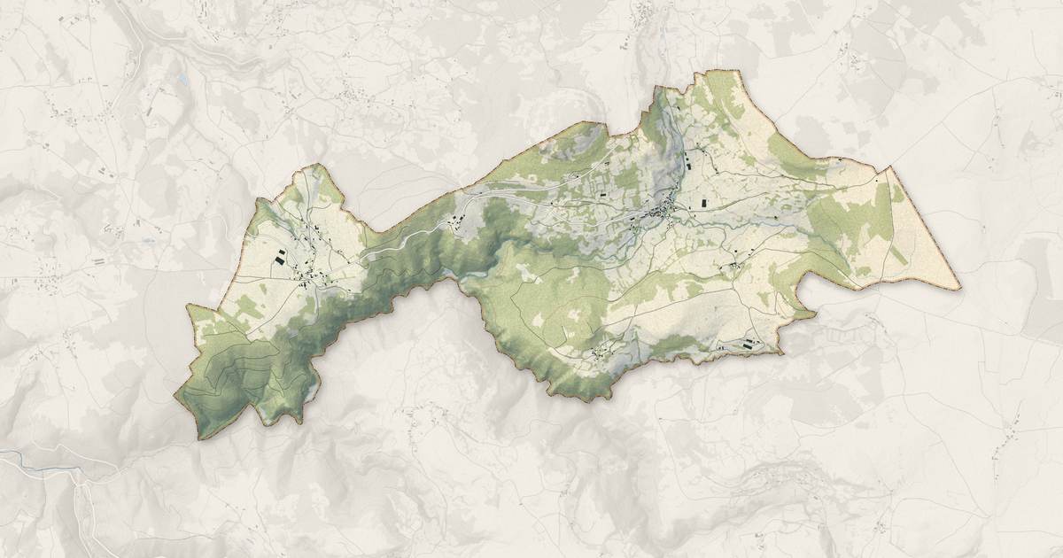 Portrait cartographique de Montusclat : relief, eau, forêts, bâti et voies, calculés à partir des données de l'IGN