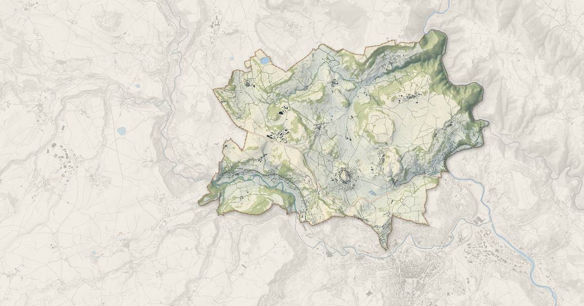 Portrait cartographique de Polignac : relief, eau, forêts, bâti et voies, calculés à partir des données de l'IGN