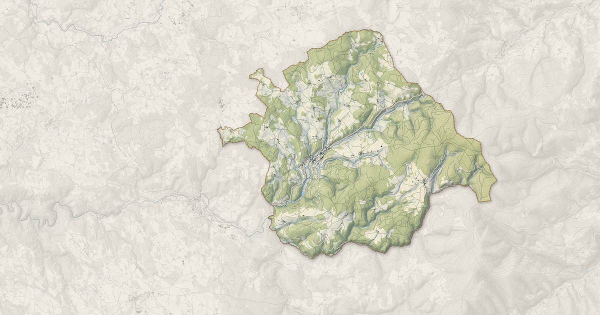 Portrait cartographique de Riotord : relief, eau, forêts, bâti et voies, calculés à partir des données de l'IGN
