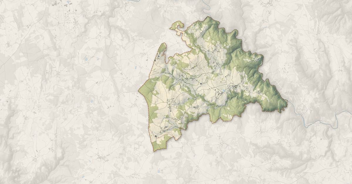 Portrait cartographique de Saint-André-de-Chalencon : relief, eau, forêts, bâti et voies, calculés à partir des données de l'IGN