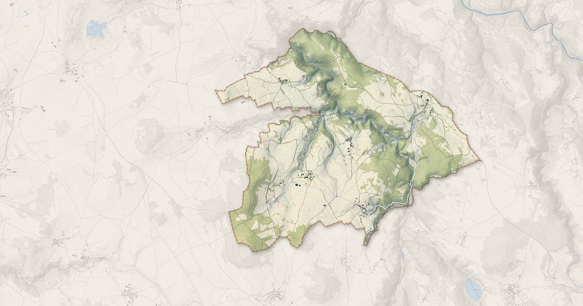 Portrait cartographique de Saint-Arcons-de-Barges : relief, eau, forêts, bâti et voies, calculés à partir des données de l'IGN