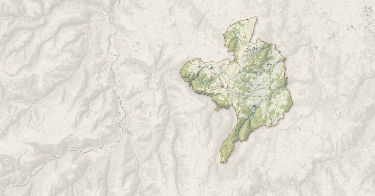 Portrait cartographique de Saint-Beauzire : relief, eau, forêts, bâti et voies, calculés à partir des données de l'IGN