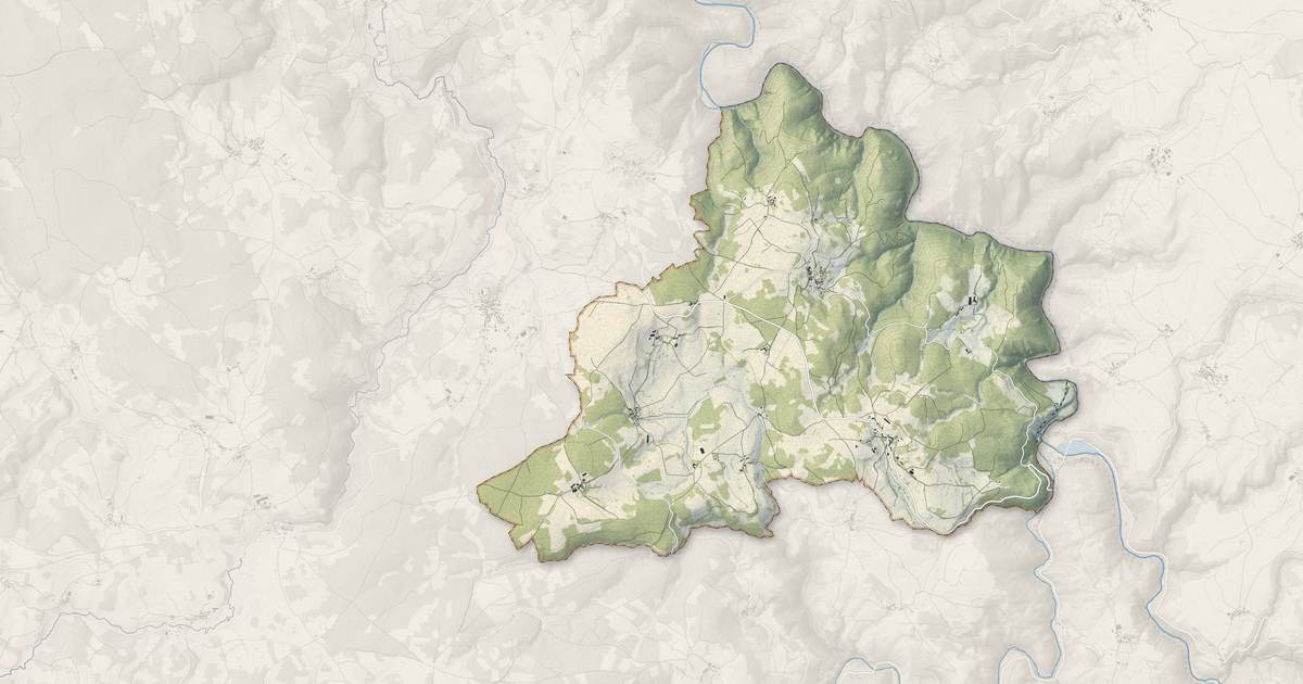 Portrait cartographique de Saint-Christophe-d'Allier : relief, eau, forêts, bâti et voies, calculés à partir des données de l'IGN