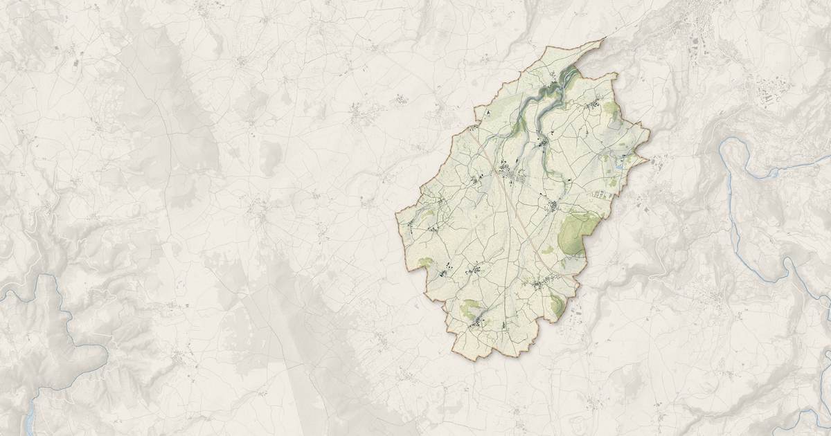 Portrait cartographique de Saint-Christophe-sur-Dolaizon : relief, eau, forêts, bâti et voies, calculés à partir des données de l'IGN