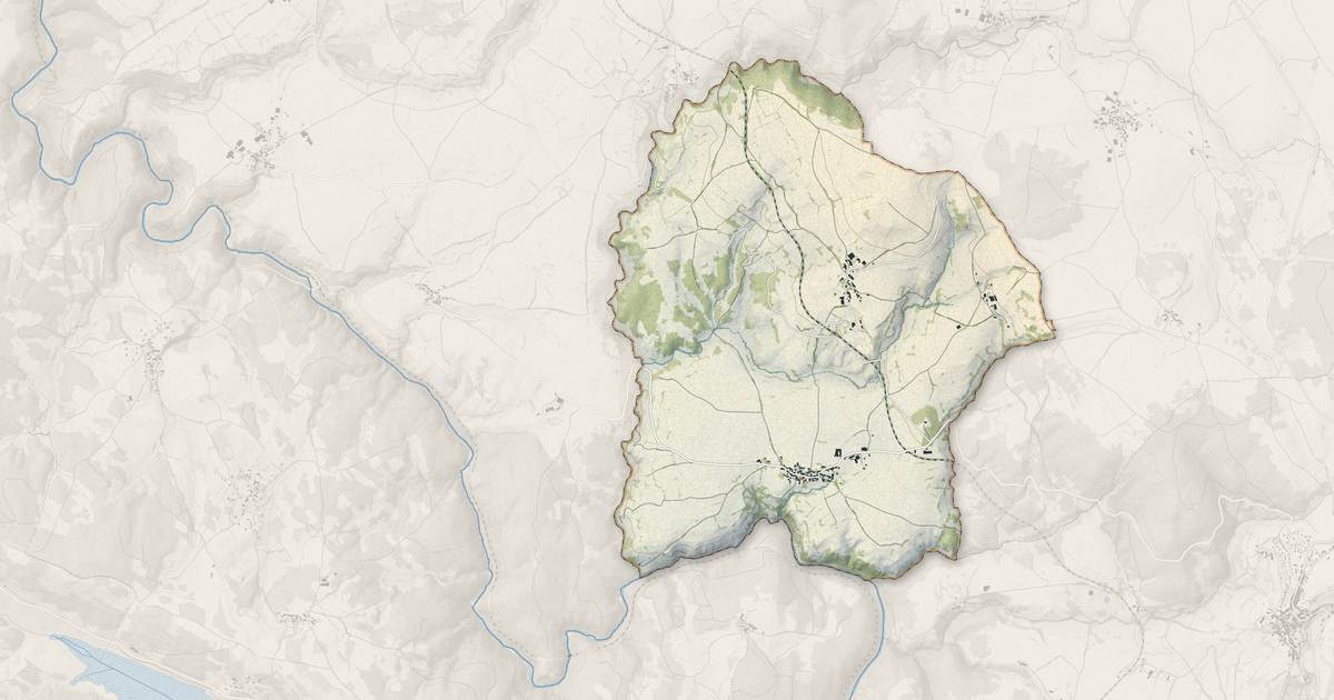 Portrait cartographique de Saint-Étienne-du-Vigan : relief, eau, forêts, bâti et voies, calculés à partir des données de l'IGN