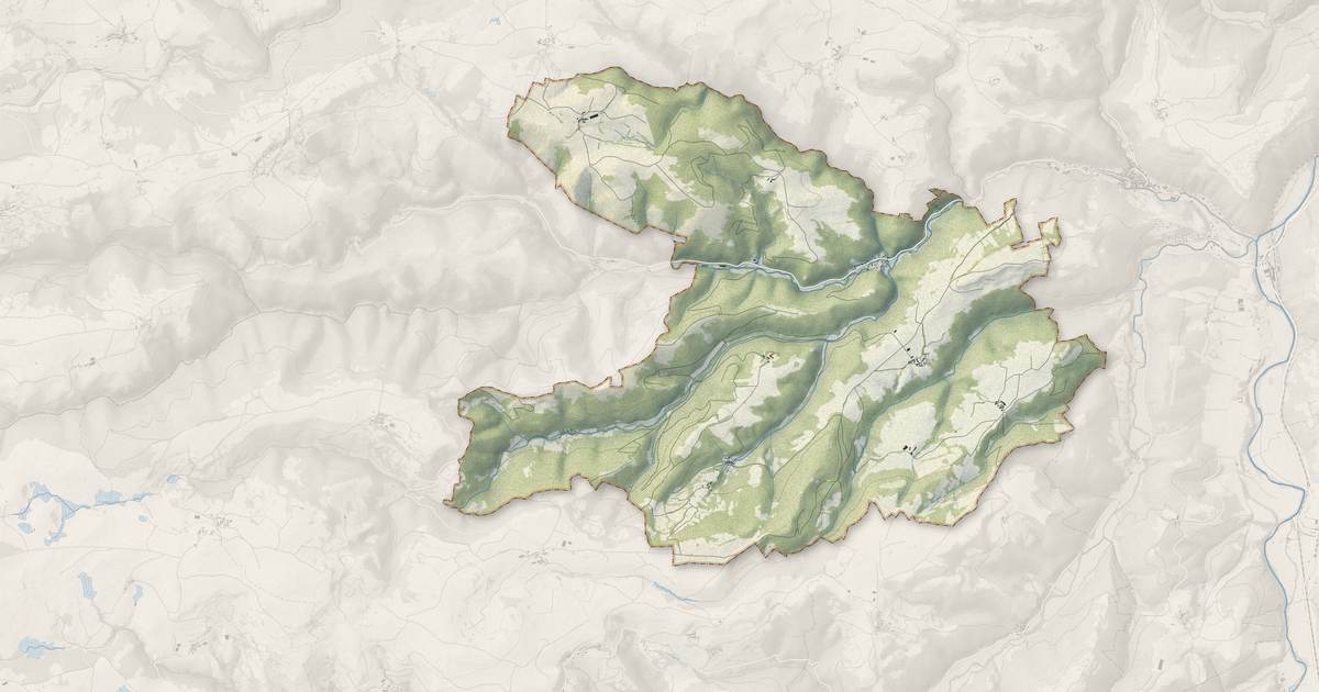 Portrait cartographique de Saint-Étienne-sur-Blesle : relief, eau, forêts, bâti et voies, calculés à partir des données de l'IGN