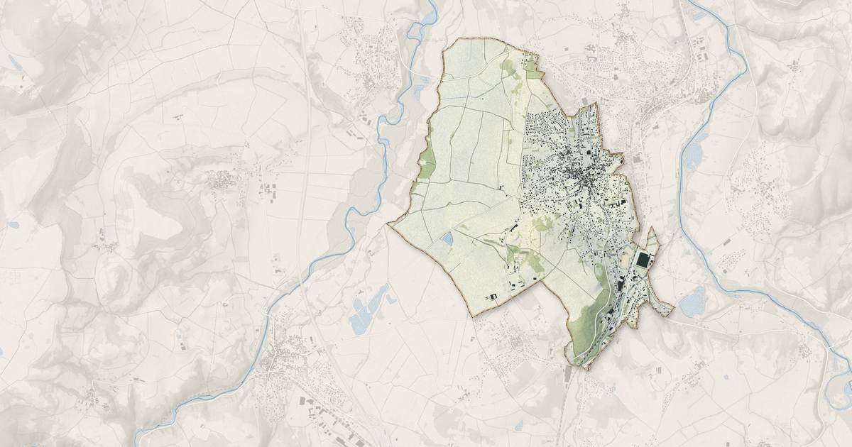 Portrait cartographique de Sainte-Florine : relief, eau, forêts, bâti et voies, calculés à partir des données de l'IGN