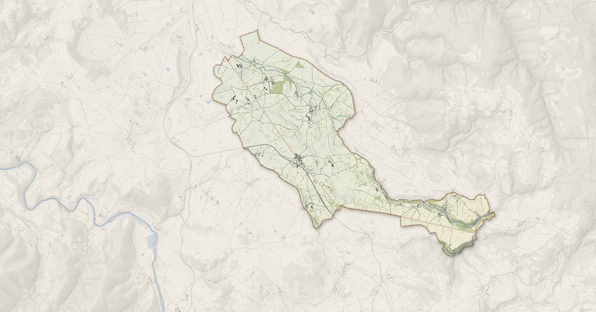 Portrait cartographique de Saint-Georges-d'Aurac : relief, eau, forêts, bâti et voies, calculés à partir des données de l'IGN