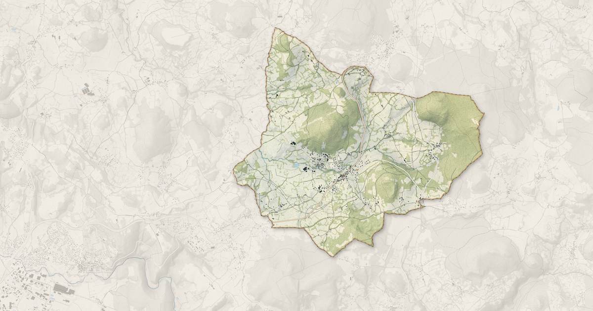 Portrait cartographique de Saint-Hostien : relief, eau, forêts, bâti et voies, calculés à partir des données de l'IGN