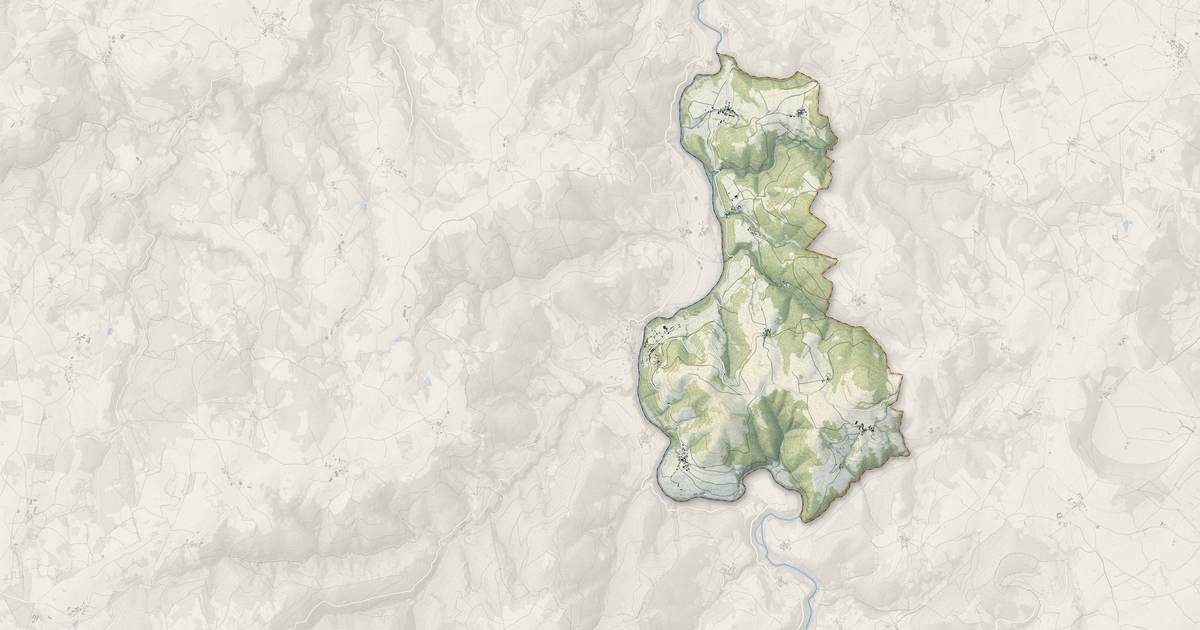 Portrait cartographique de Saint-Ilpize : relief, eau, forêts, bâti et voies, calculés à partir des données de l'IGN