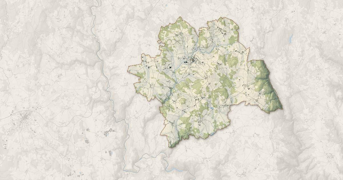 Portrait cartographique de Saint-Pal-de-Chalencon : relief, eau, forêts, bâti et voies, calculés à partir des données de l'IGN