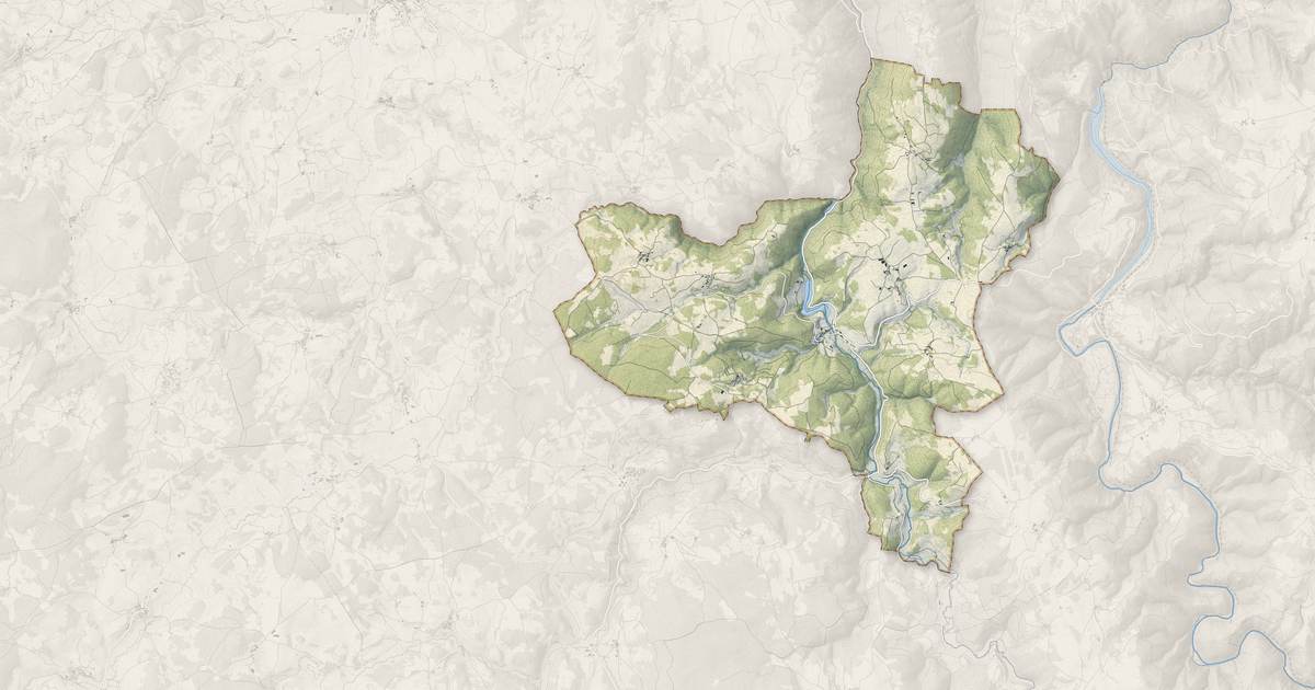 Portrait cartographique de Saint-Préjet-d'Allier : relief, eau, forêts, bâti et voies, calculés à partir des données de l'IGN