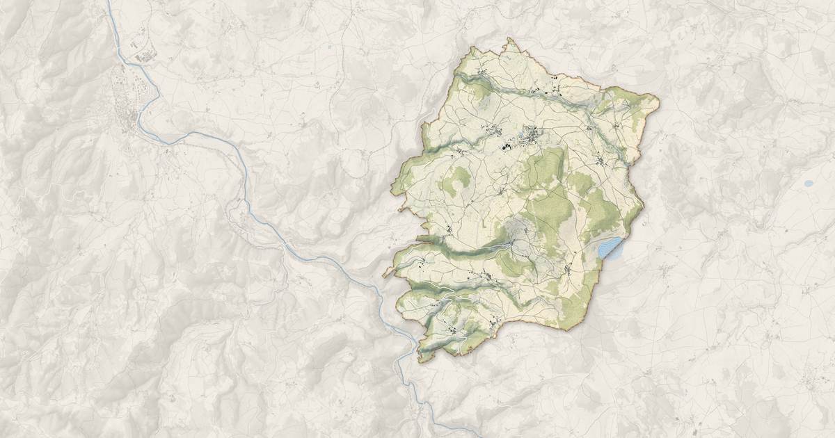 Portrait cartographique de Siaugues-Sainte-Marie : relief, eau, forêts, bâti et voies, calculés à partir des données de l'IGN