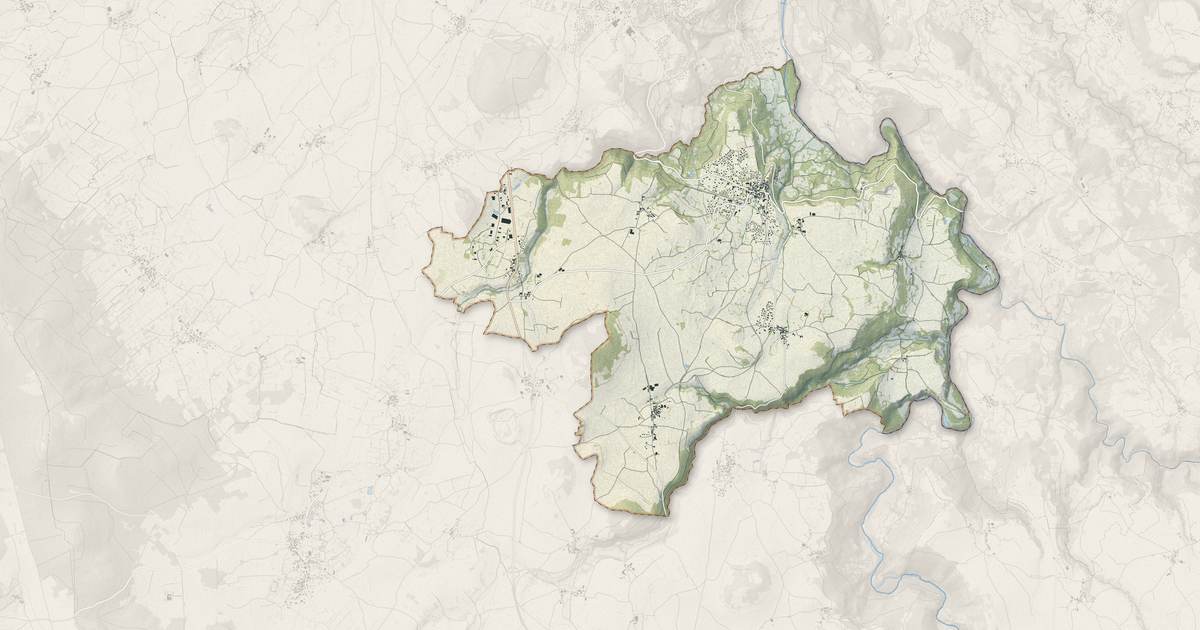 Portrait cartographique de Solignac-sur-Loire : relief, eau, forêts, bâti et voies, calculés à partir des données de l'IGN