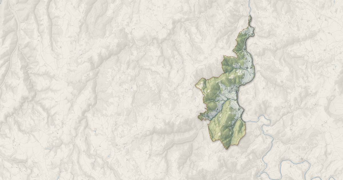 Portrait cartographique de Villeneuve-d'Allier : relief, eau, forêts, bâti et voies, calculés à partir des données de l'IGN