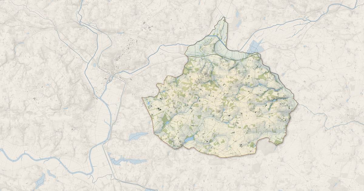 Portrait cartographique de Avessac : relief, eau, forêts, bâti et voies, calculés à partir des données de l'IGN