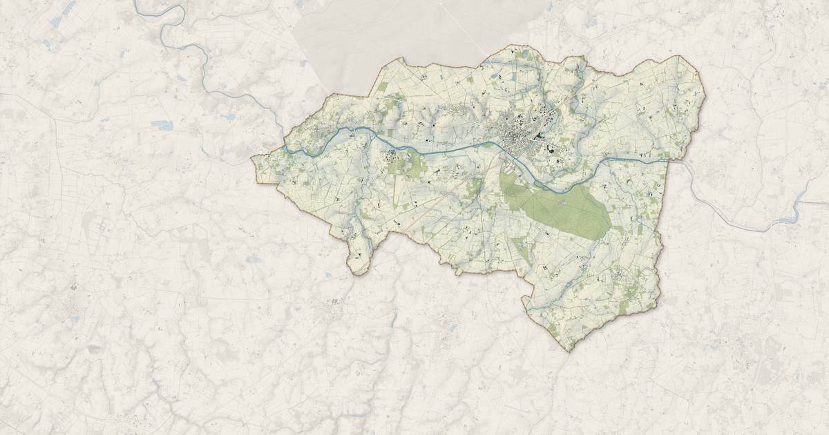 Portrait cartographique de Blain : relief, eau, forêts, bâti et voies, calculés à partir des données de l'IGN