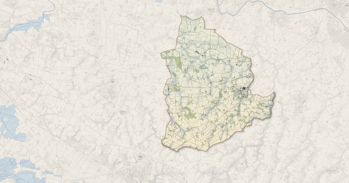 Portrait cartographique de Bouvron : relief, eau, forêts, bâti et voies, calculés à partir des données de l'IGN