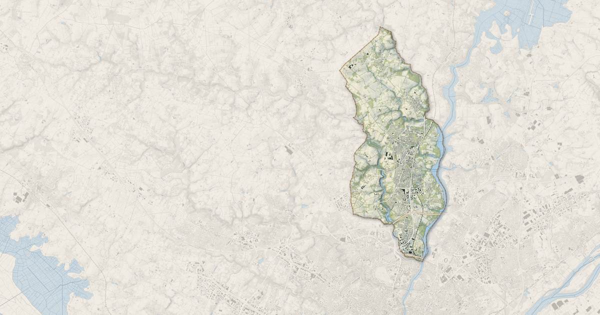 Portrait cartographique de La Chapelle-sur-Erdre : relief, eau, forêts, bâti et voies, calculés à partir des données de l'IGN