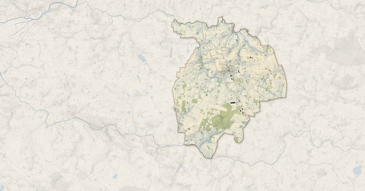 Portrait cartographique de Derval : relief, eau, forêts, bâti et voies, calculés à partir des données de l'IGN