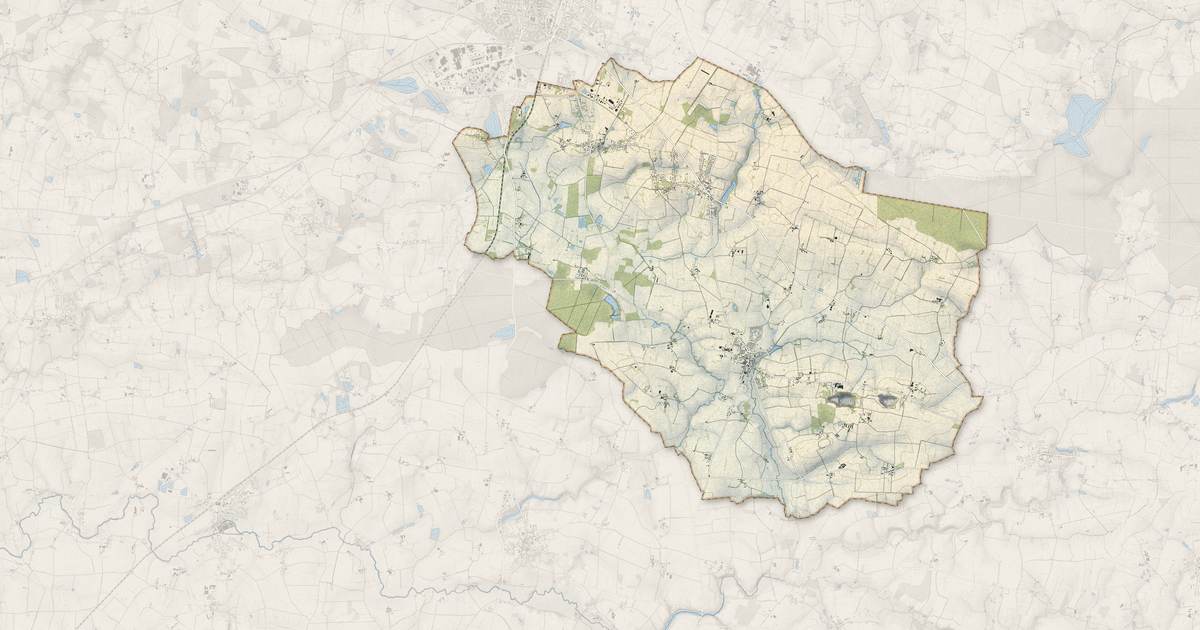 Portrait cartographique de Erbray : relief, eau, forêts, bâti et voies, calculés à partir des données de l'IGN
