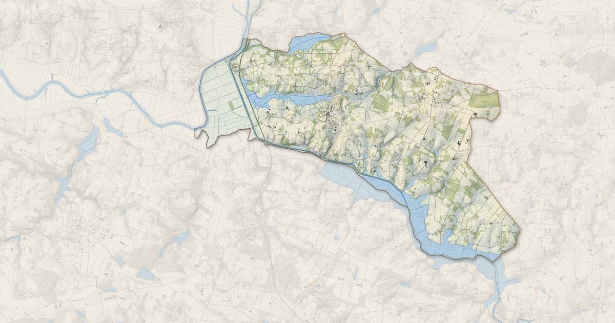 Portrait cartographique de Fégréac : relief, eau, forêts, bâti et voies, calculés à partir des données de l'IGN