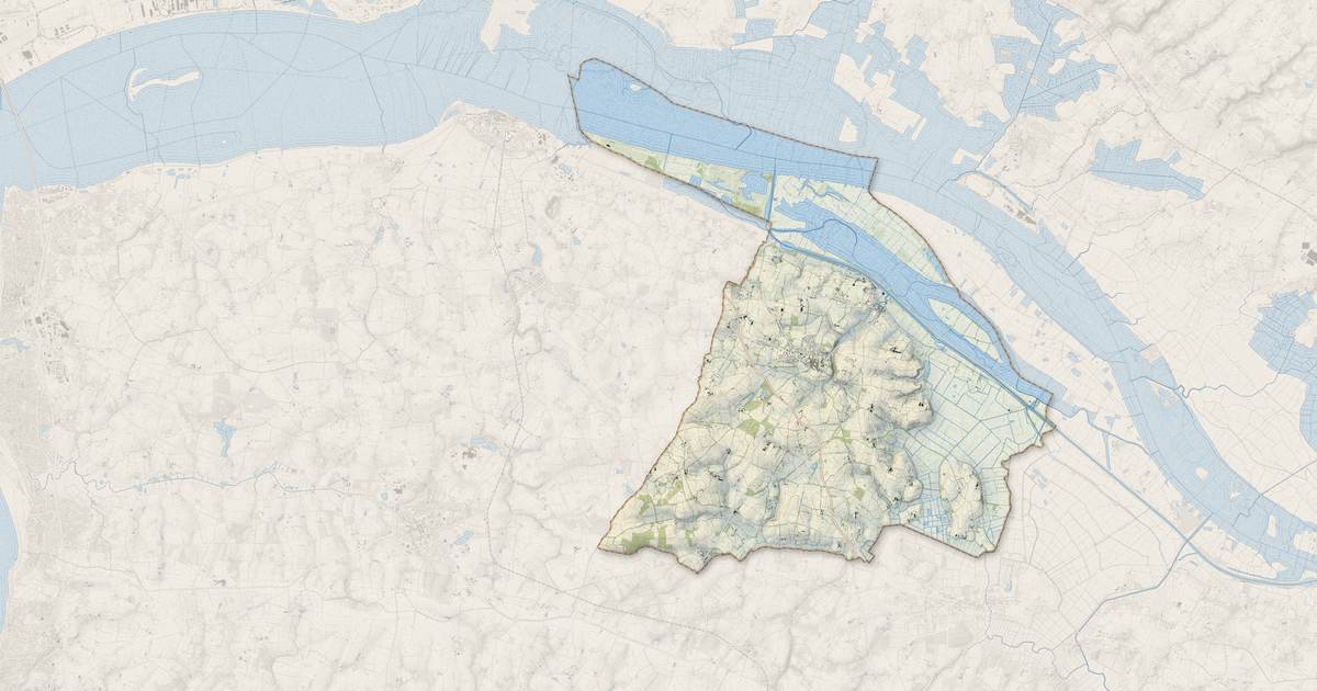 Portrait cartographique de Frossay : relief, eau, forêts, bâti et voies, calculés à partir des données de l'IGN