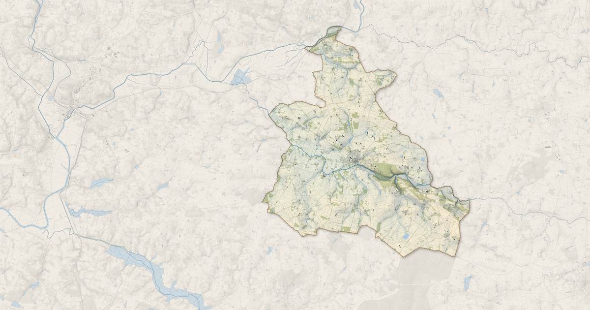 Portrait cartographique de Guémené-Penfao : relief, eau, forêts, bâti et voies, calculés à partir des données de l'IGN