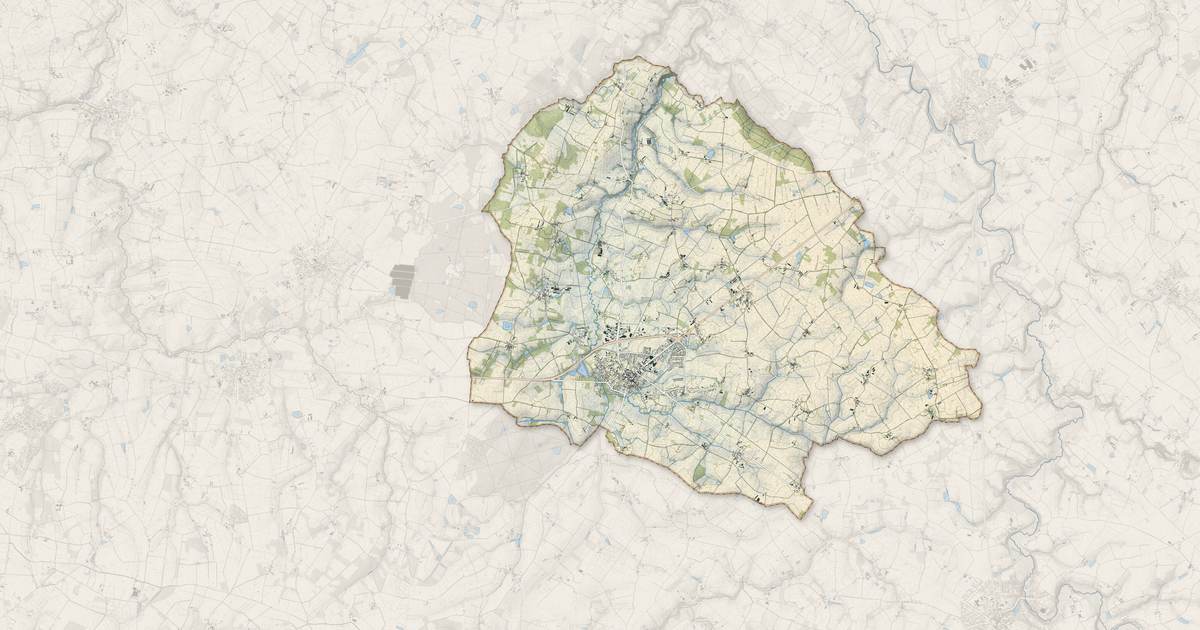 Portrait cartographique de Legé : relief, eau, forêts, bâti et voies, calculés à partir des données de l'IGN