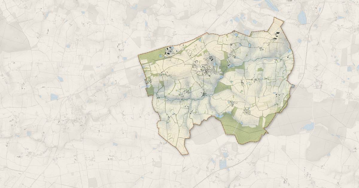 Portrait cartographique de Louisfert : relief, eau, forêts, bâti et voies, calculés à partir des données de l'IGN