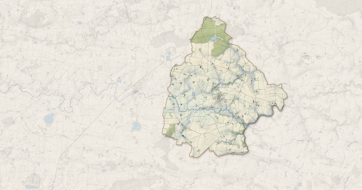 Portrait cartographique de Moisdon-la-Rivière : relief, eau, forêts, bâti et voies, calculés à partir des données de l'IGN