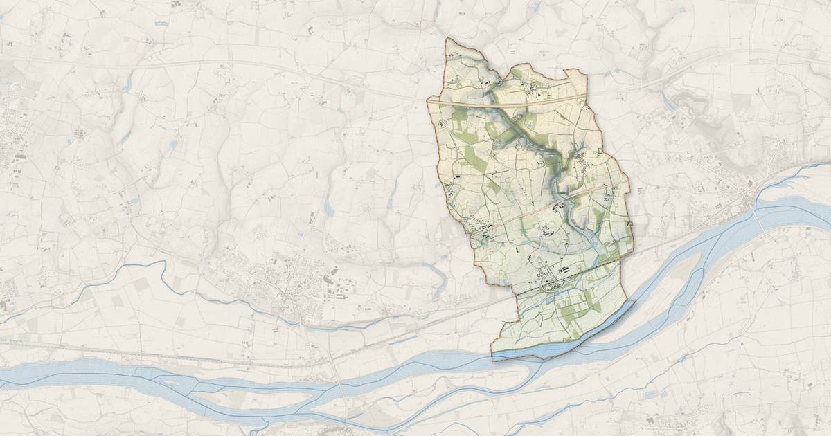 Portrait cartographique de Montrelais : relief, eau, forêts, bâti et voies, calculés à partir des données de l'IGN