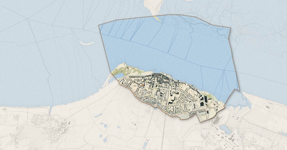 Portrait cartographique de Paimbœuf : relief, eau, forêts, bâti et voies, calculés à partir des données de l'IGN