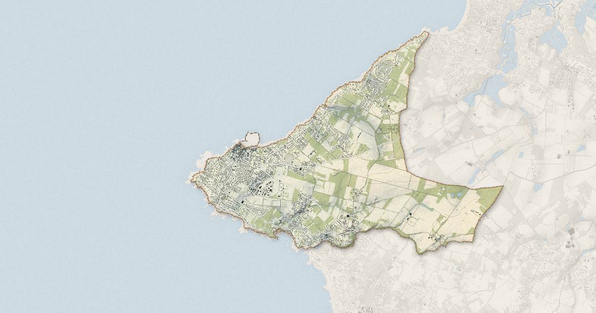 Portrait cartographique de Piriac-sur-Mer : relief, eau, forêts, bâti et voies, calculés à partir des données de l'IGN