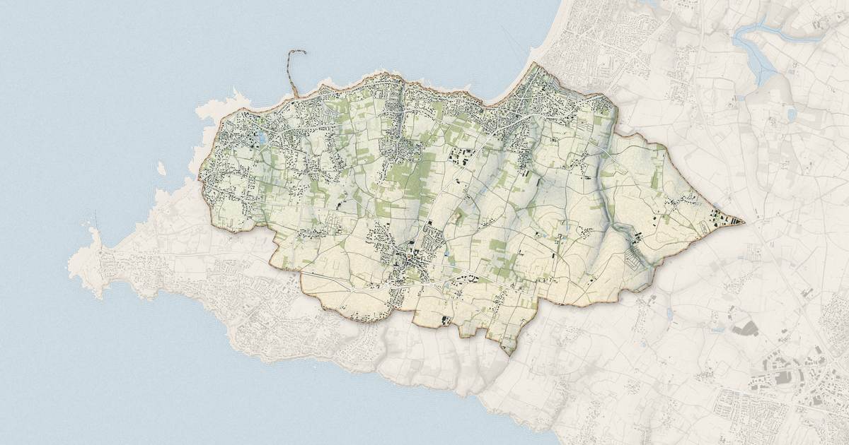 Portrait cartographique de La Plaine-sur-Mer : relief, eau, forêts, bâti et voies, calculés à partir des données de l'IGN