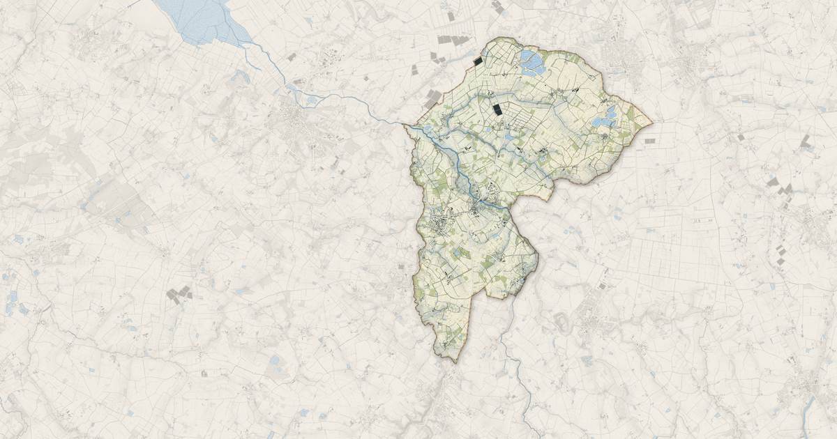 Portrait cartographique de Saint-Colomban : relief, eau, forêts, bâti et voies, calculés à partir des données de l'IGN