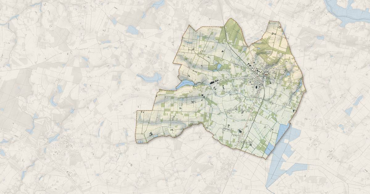 Portrait cartographique de Saint-Gildas-des-Bois : relief, eau, forêts, bâti et voies, calculés à partir des données de l'IGN