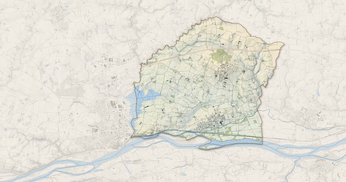 Portrait cartographique de Vair-sur-Loire : relief, eau, forêts, bâti et voies, calculés à partir des données de l'IGN
